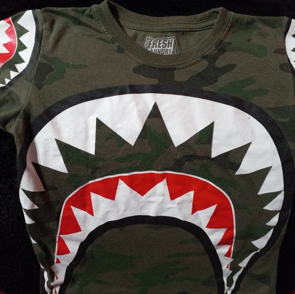 Fresh Laundry Boy's Green camo ✈ flying 🐯 tigers T-shirt. Comes with freebie. - Picture 4 of 7